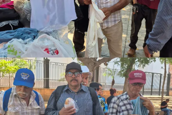 Foto 3 de Comida y ropa en la plazuela Álvaro Obregón